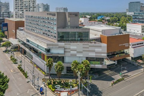 City Express Patio Universidad